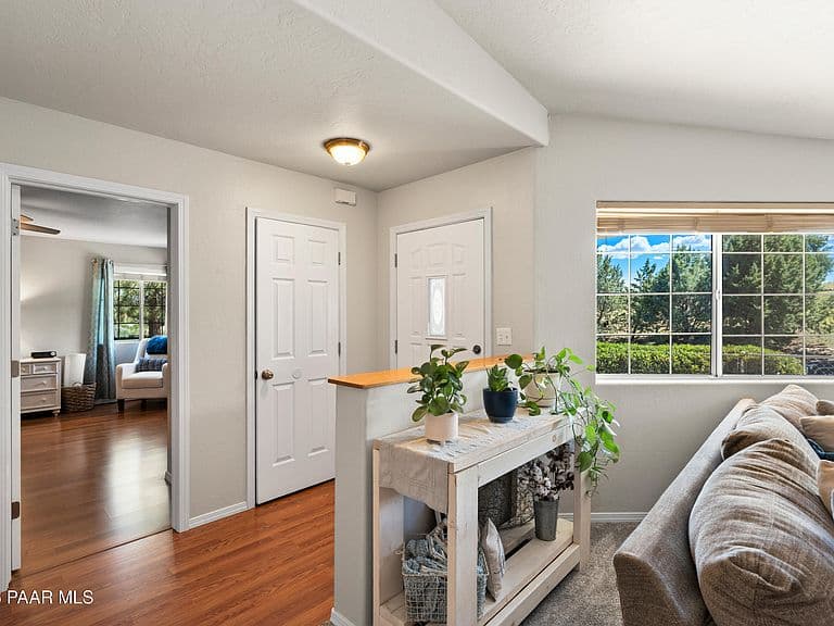 9160 E Swift Trail Dr photo 4
