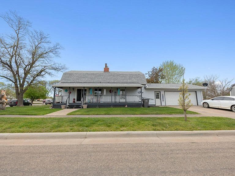723 N Grand Ave photo 3