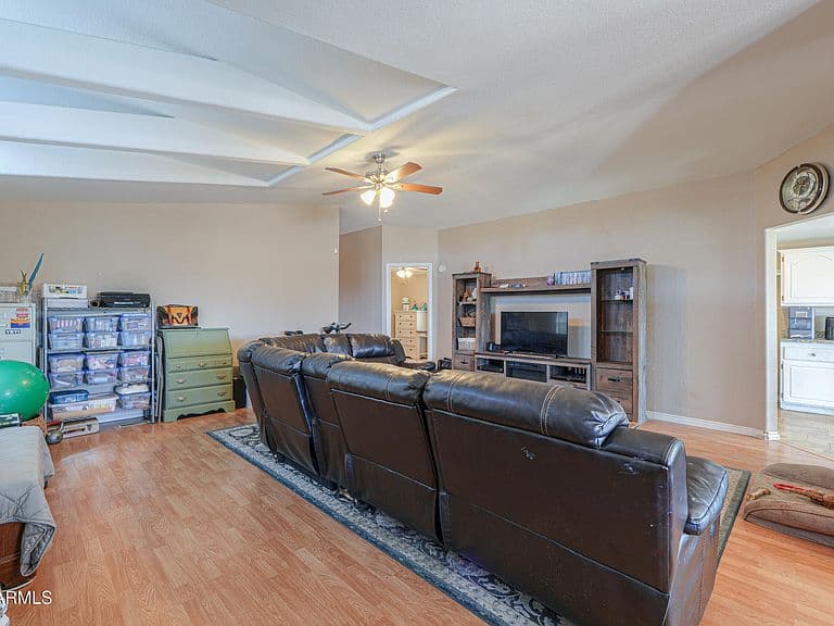 56125 W Barnes Rd photo 4