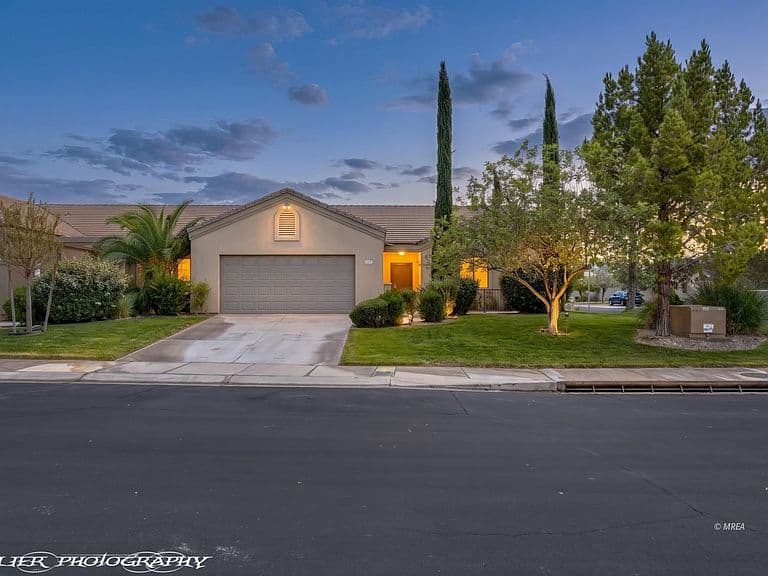 646 Jessica Dr photo 1