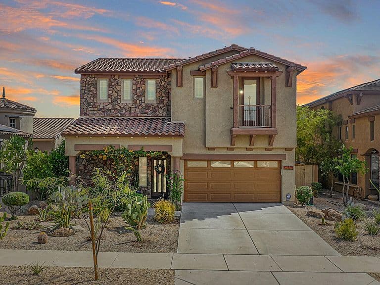 18487 W DESERT VIEW Lane photo 3