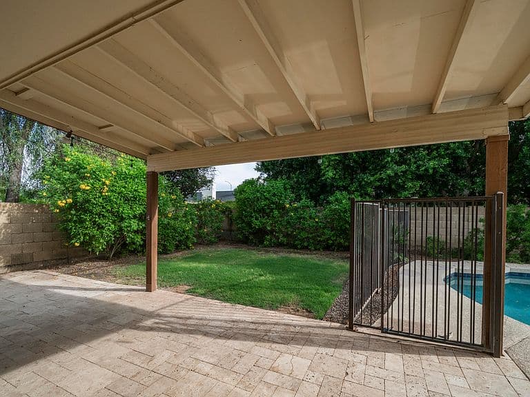 907 W PLATA Avenue photo 3