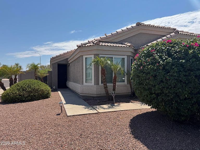 1041 W SARAGOSA Street photo 3
