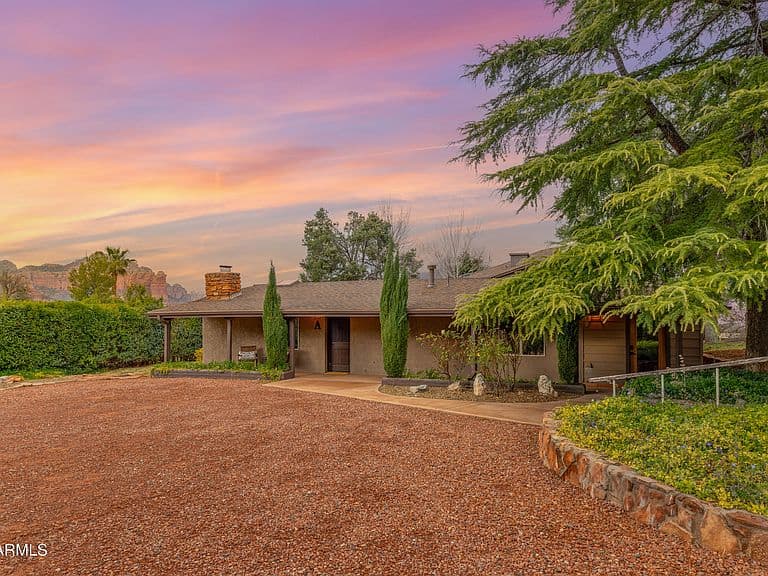 385 Rockridge Dr photo 5