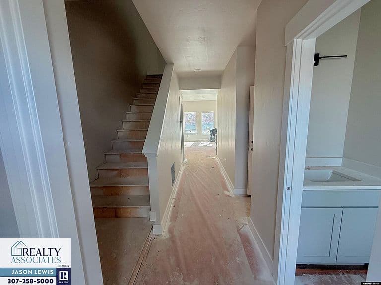 4241 S Coffman Ave photo 2