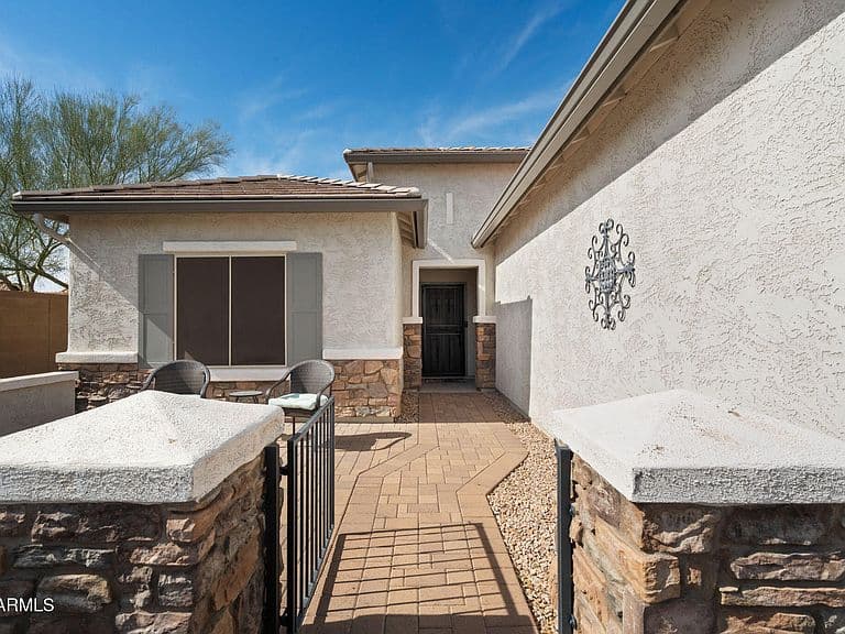 3258 N San Marin Dr photo 3