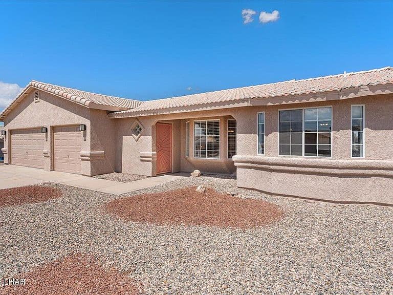 3703 Bluegrass Dr photo 1