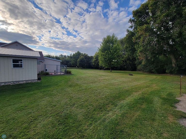 551 Wall Ave photo 4