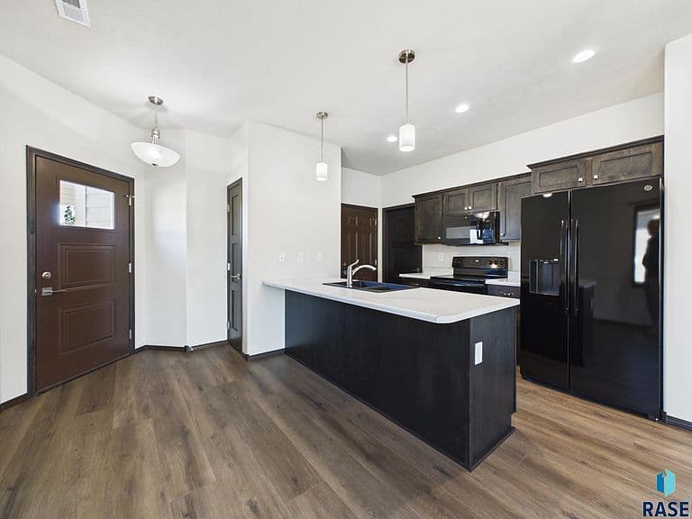 551 Ross St photo 5