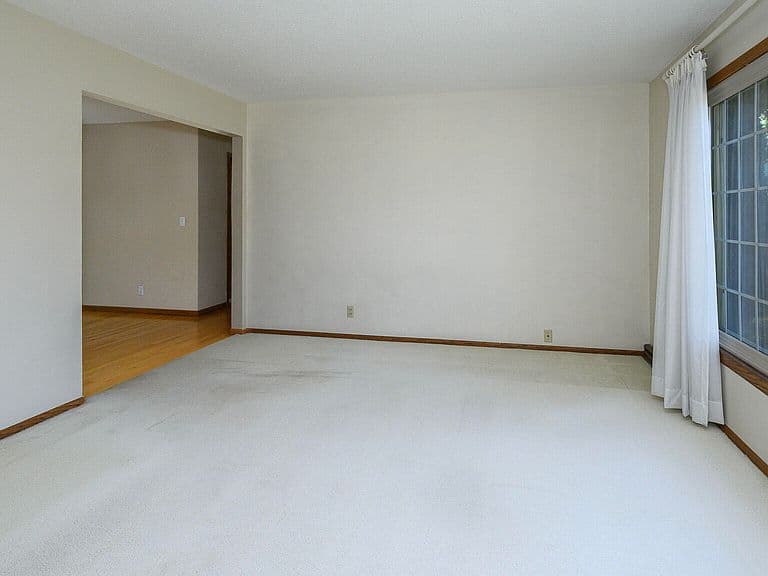 402 W Divide Ave photo 5