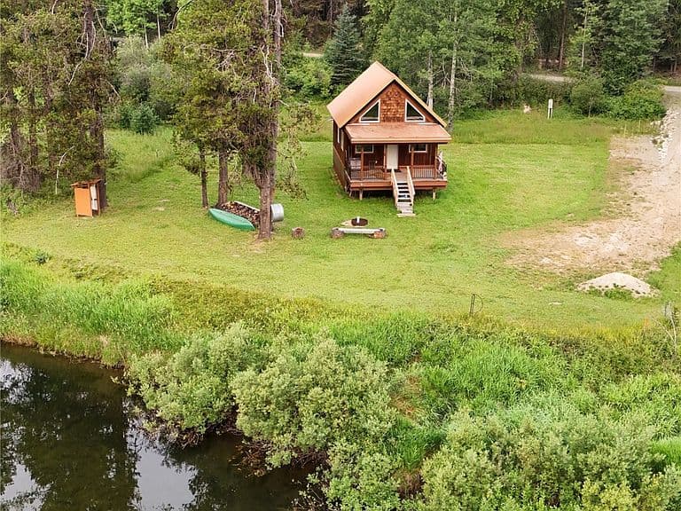 326 River View Dr photo 1