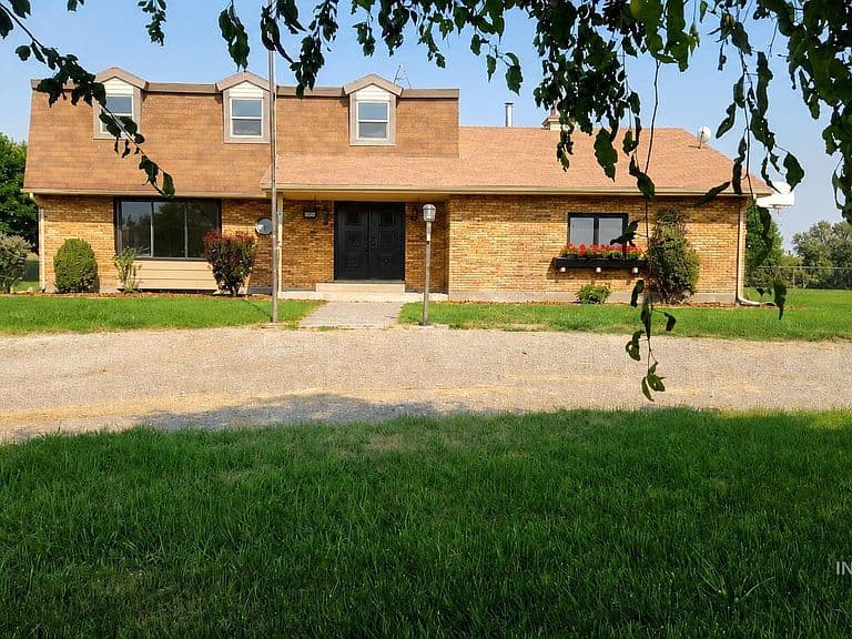 288 S 123 W photo 1