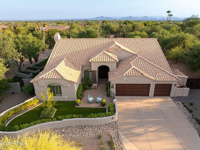 8667 E LARIAT Lane photo 2