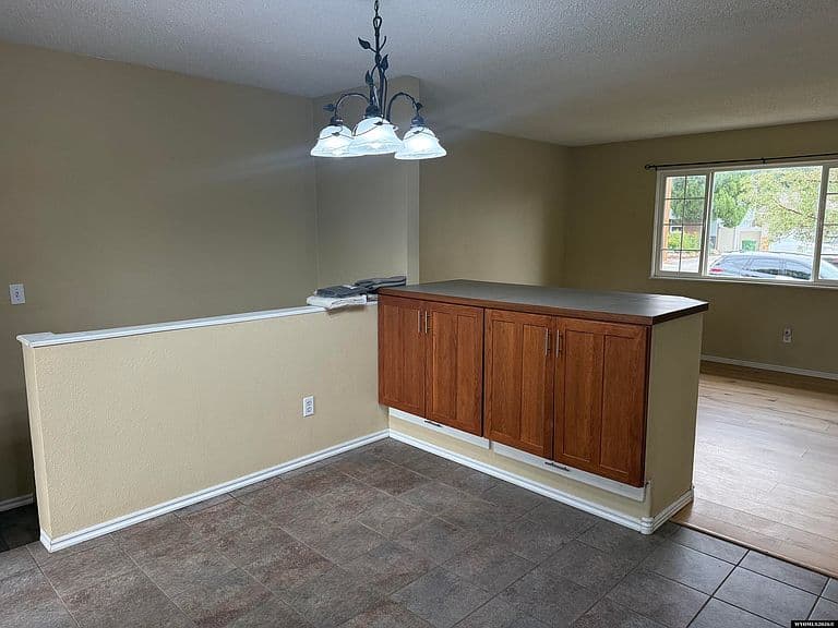 1017 Maple Way photo 4