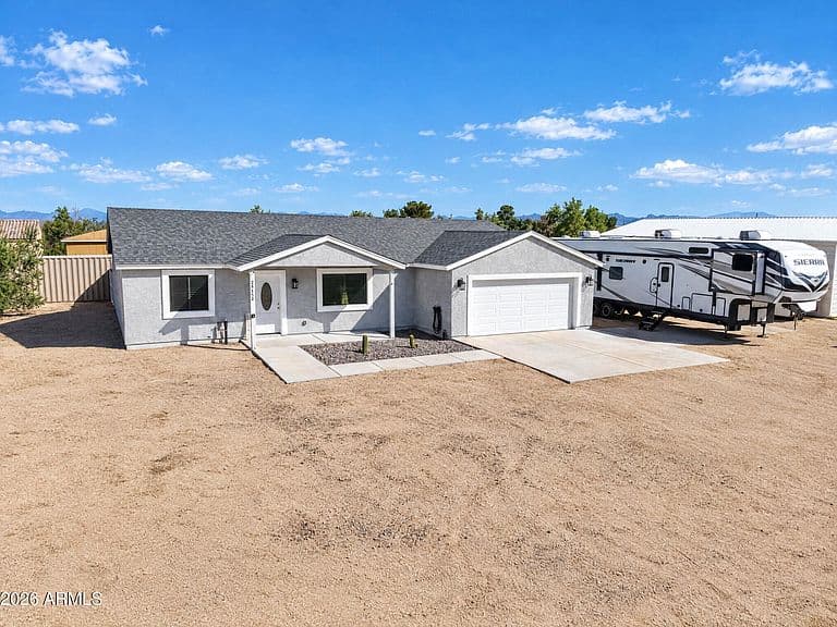 21412 E CHANNEMAYBELL Lane photo 1