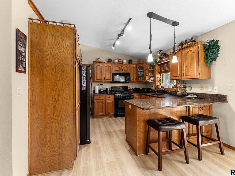 3525 S Matthew Dr photo 4