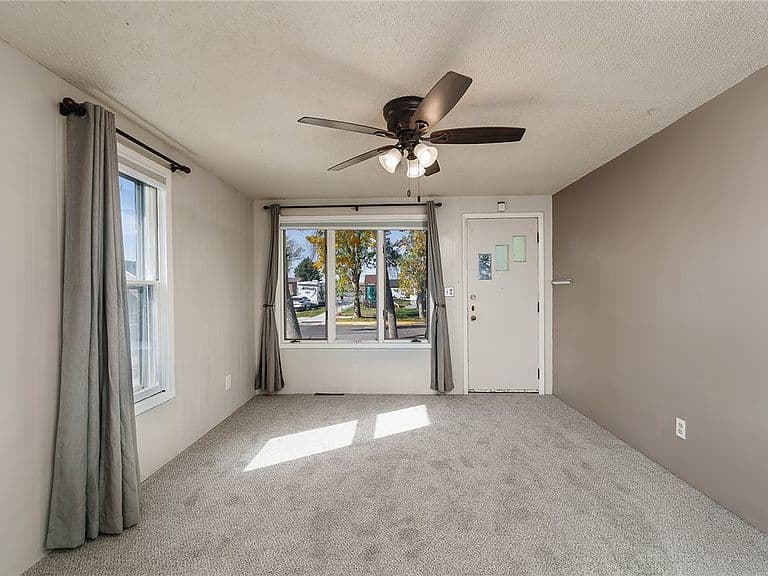 319 West Ave photo 2