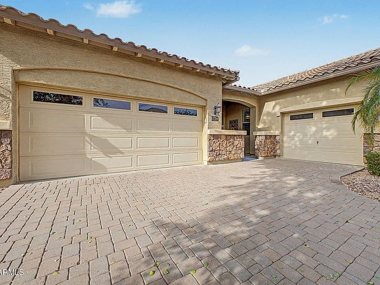 2724 E BRIDGEPORT Parkway photo 5