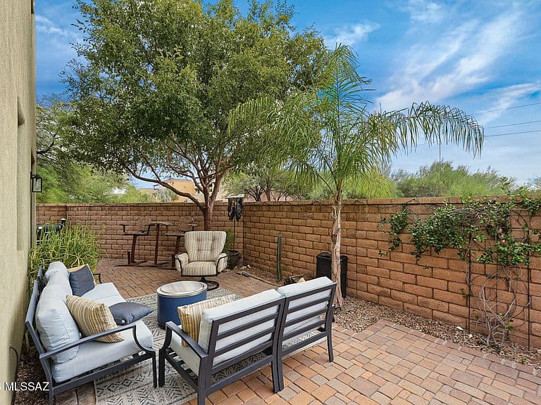 36 E Castlefield Cir photo 5