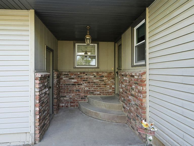 1607 Westview Dr photo 4
