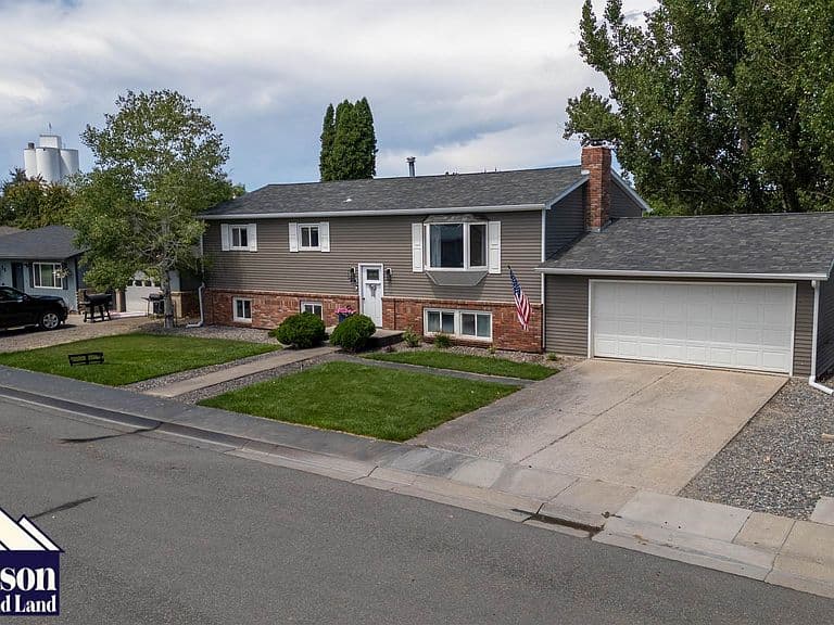 17 Circle Dr photo 2