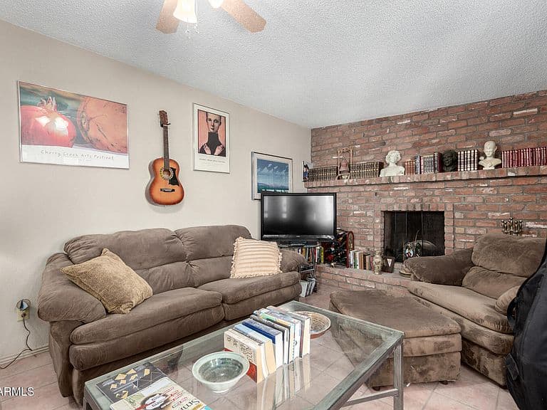 27119 E Orville St photo 5