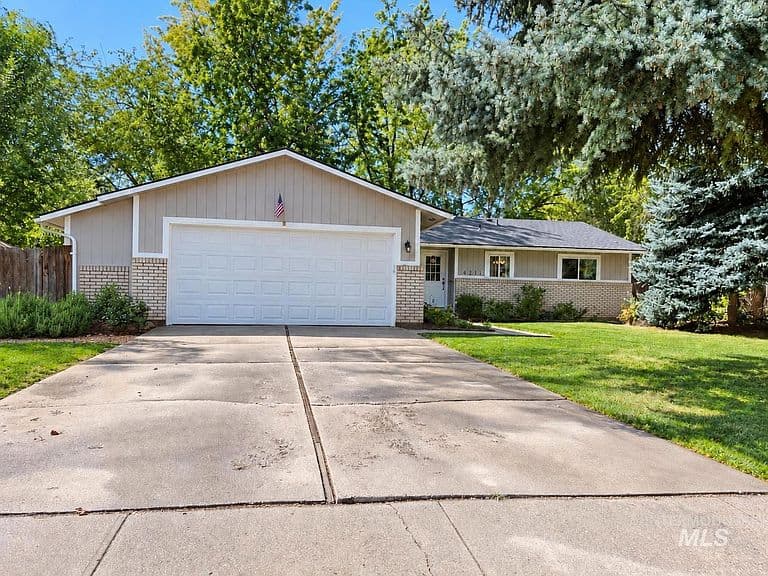 4211 N Jennifer Pl photo 1