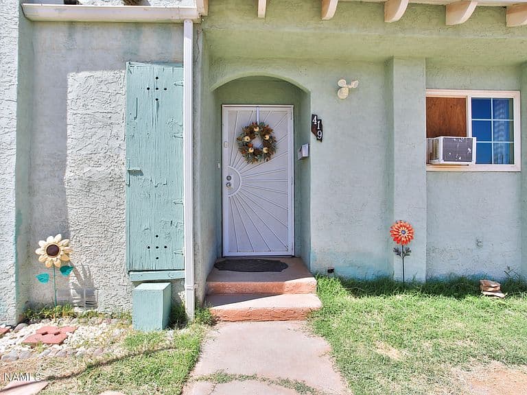 419 N Apache Ave photo 3