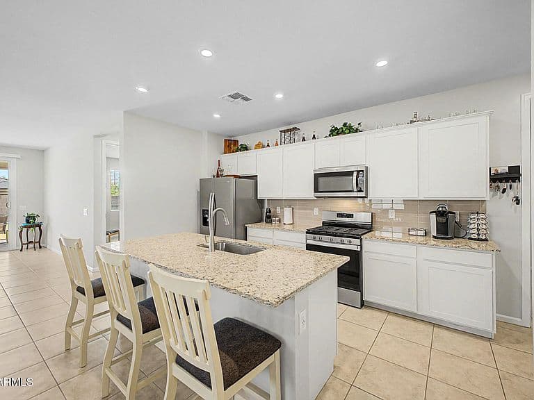 35275 W VERA CRUZ Drive photo 1