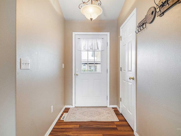 2548 Ironwood Ave photo 3