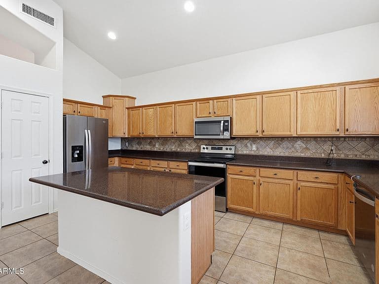 12801 W LISBON Lane photo 3