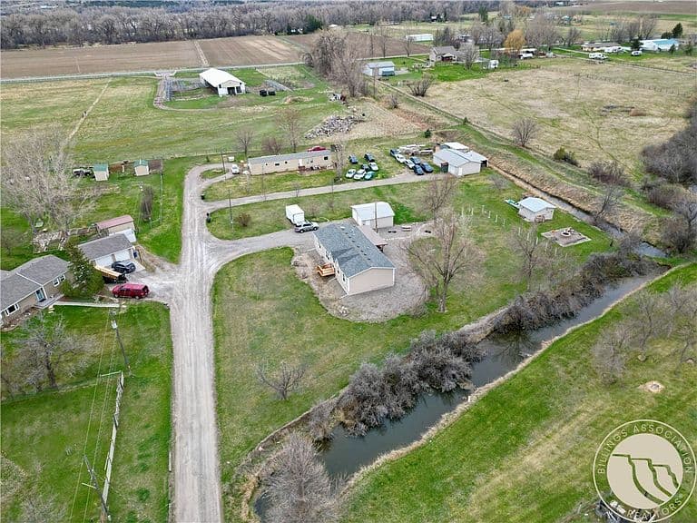 3828 Mallard Dr photo 2