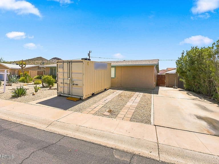2217 E ACOMA Drive photo 1