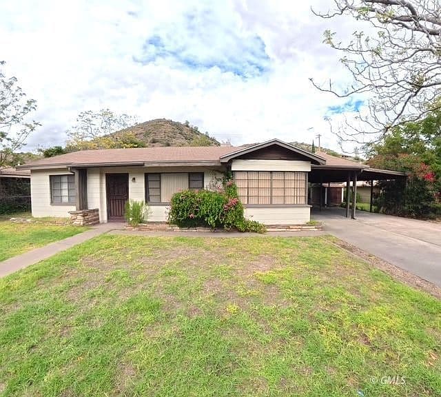 1034 W Live Oak St photo 1