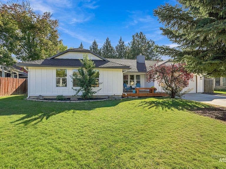 774 N Stierman Way photo 1