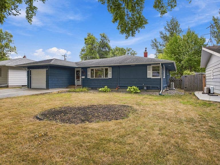 222 26th Ave N photo 2