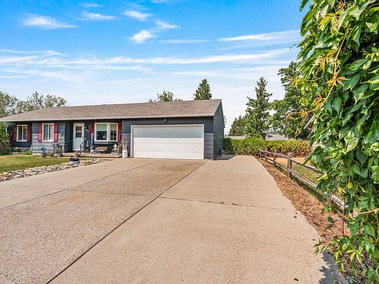 303 Nubias Pl photo 2