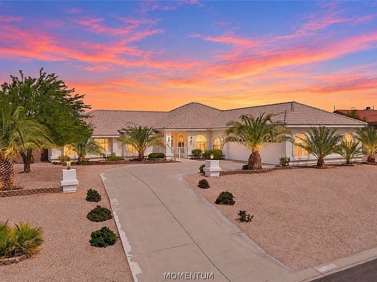 2875 Cresthill Drive photo 2