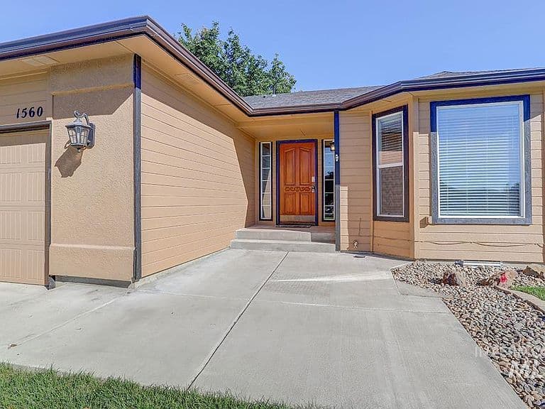 1560 E Falconrim Ct photo 4