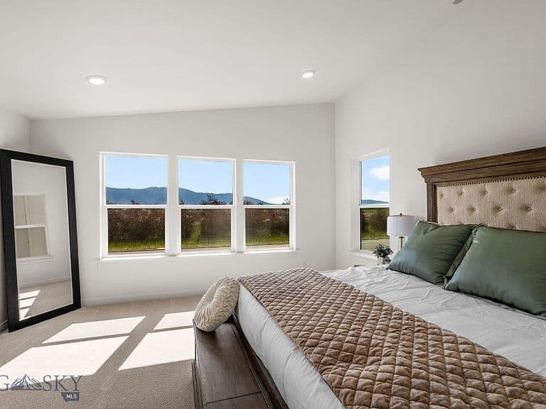836 Accolade Loop photo 4