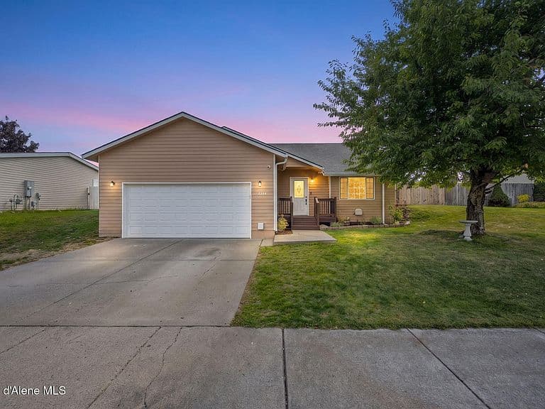 7412 W Meadow Lark Ln photo 2