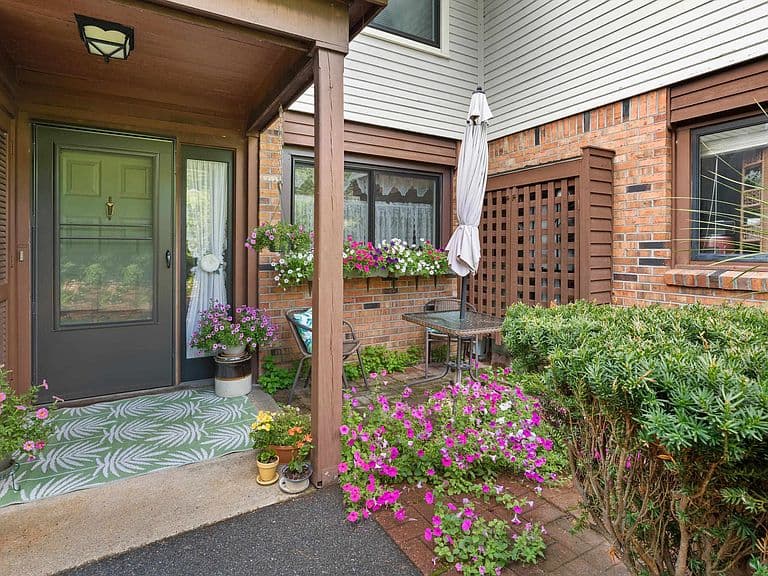 23 Wrisley Court photo 3