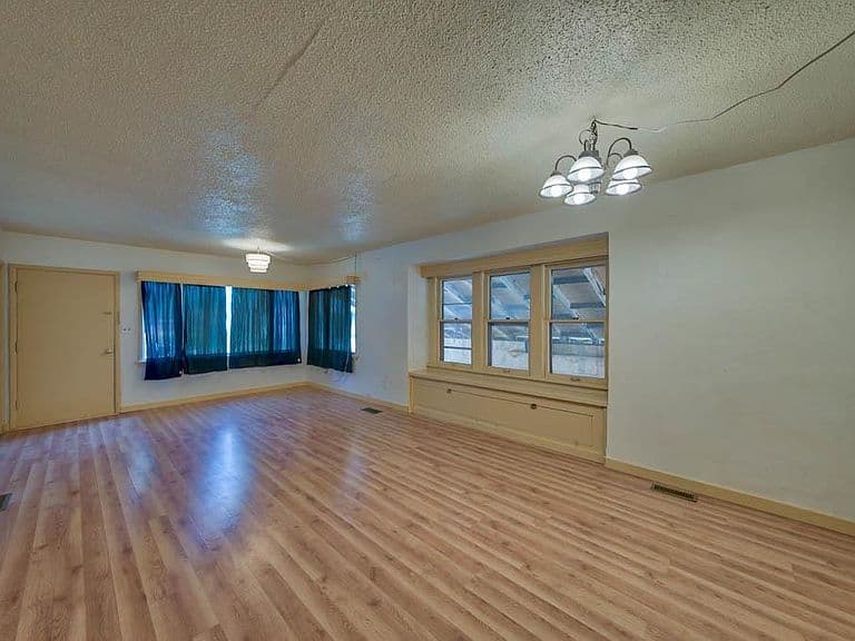 427 6th Ave N photo 5