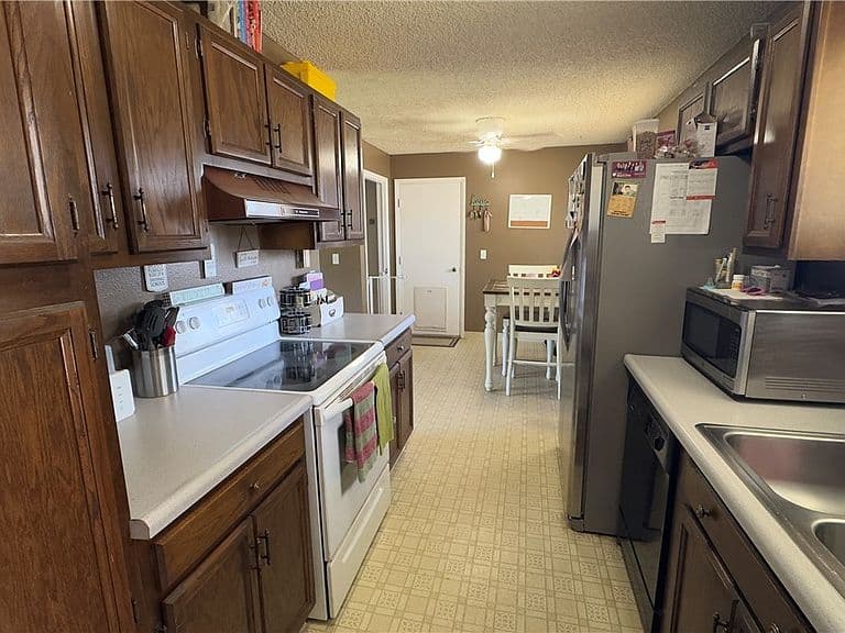 403 Wildrye St photo 2