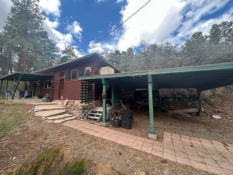 1075 S Lucerne Dr photo 1