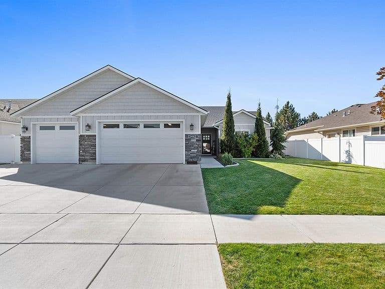 2958 Sunlight Rd photo 1
