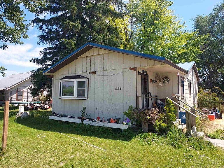 235 Brooks Ave photo 1