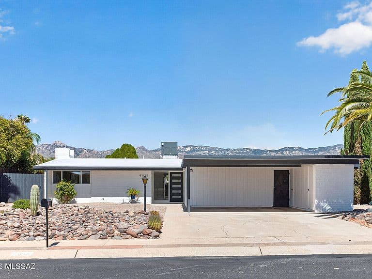 9015 E Calle Kuehn photo 1