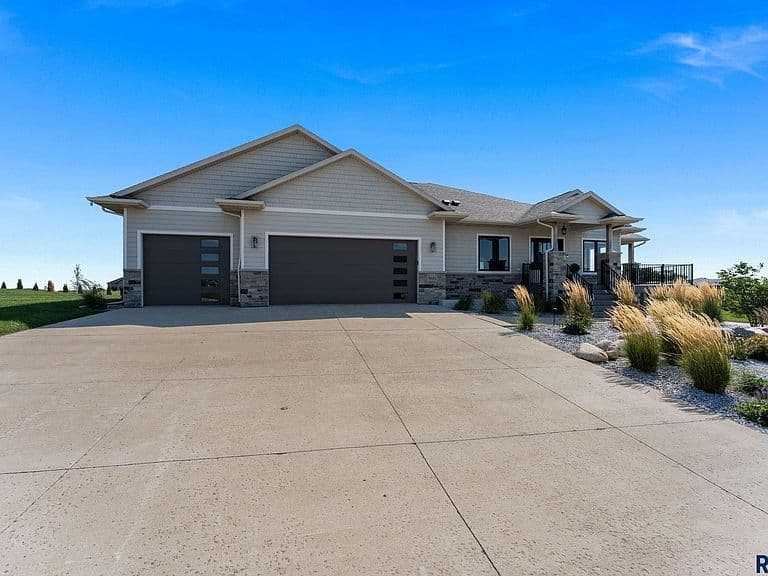 5601 E Chandler Dr photo 4