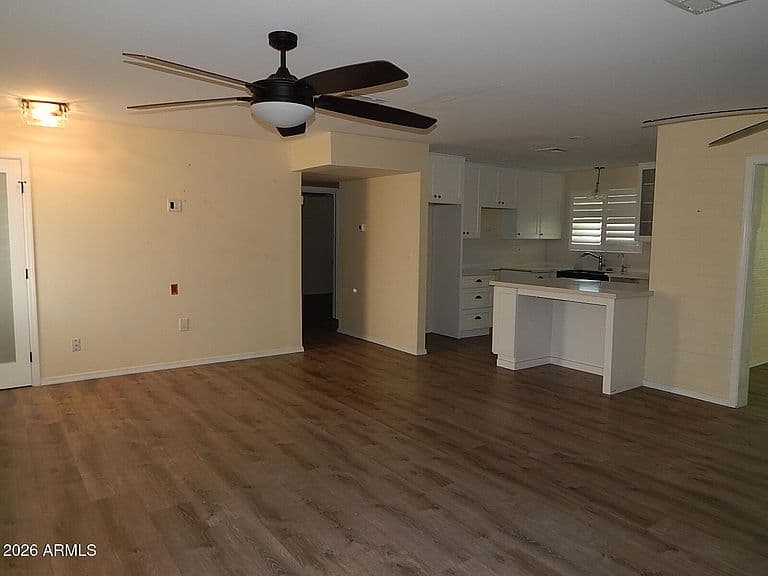 10437 W CHERYL Drive photo 3